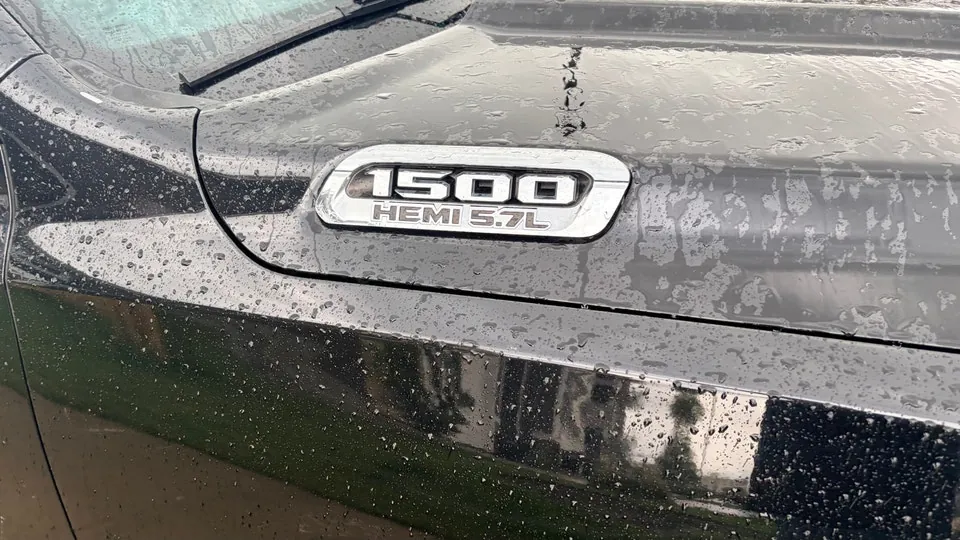 Dodge Ram 1500 2021 photo 3