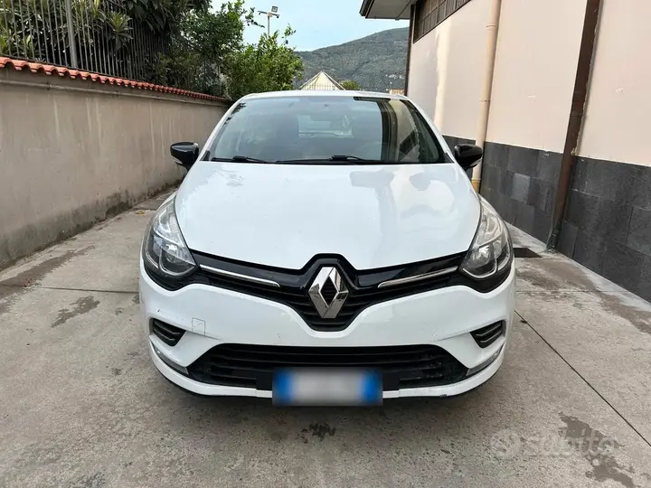 Renault Clio 2018 photo 2