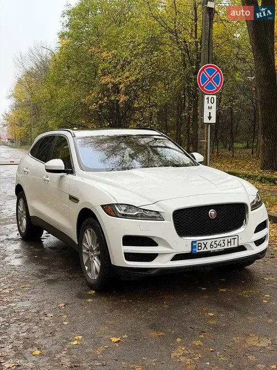 Jaguar F-Pace 2016 photo 2
