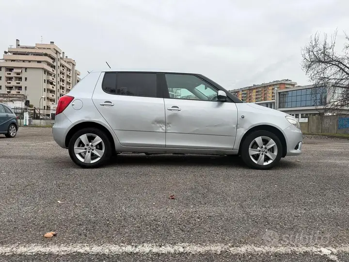 Skoda Fabia 2015 photo 5