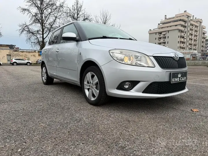 Skoda Fabia 2015 photo 2