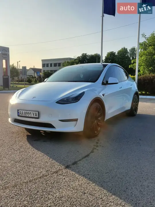 Tesla Model Y 2022 photo 3
