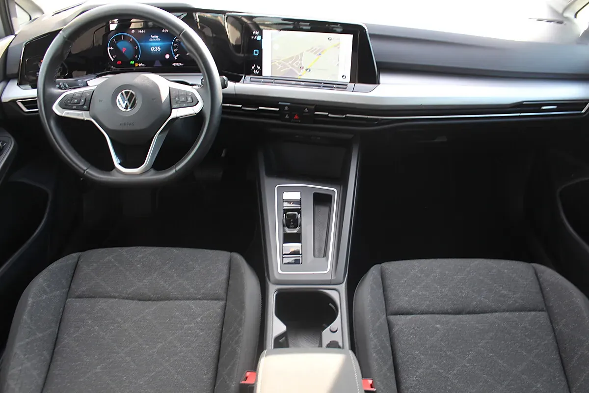 Volkswagen Golf 2021 photo 2