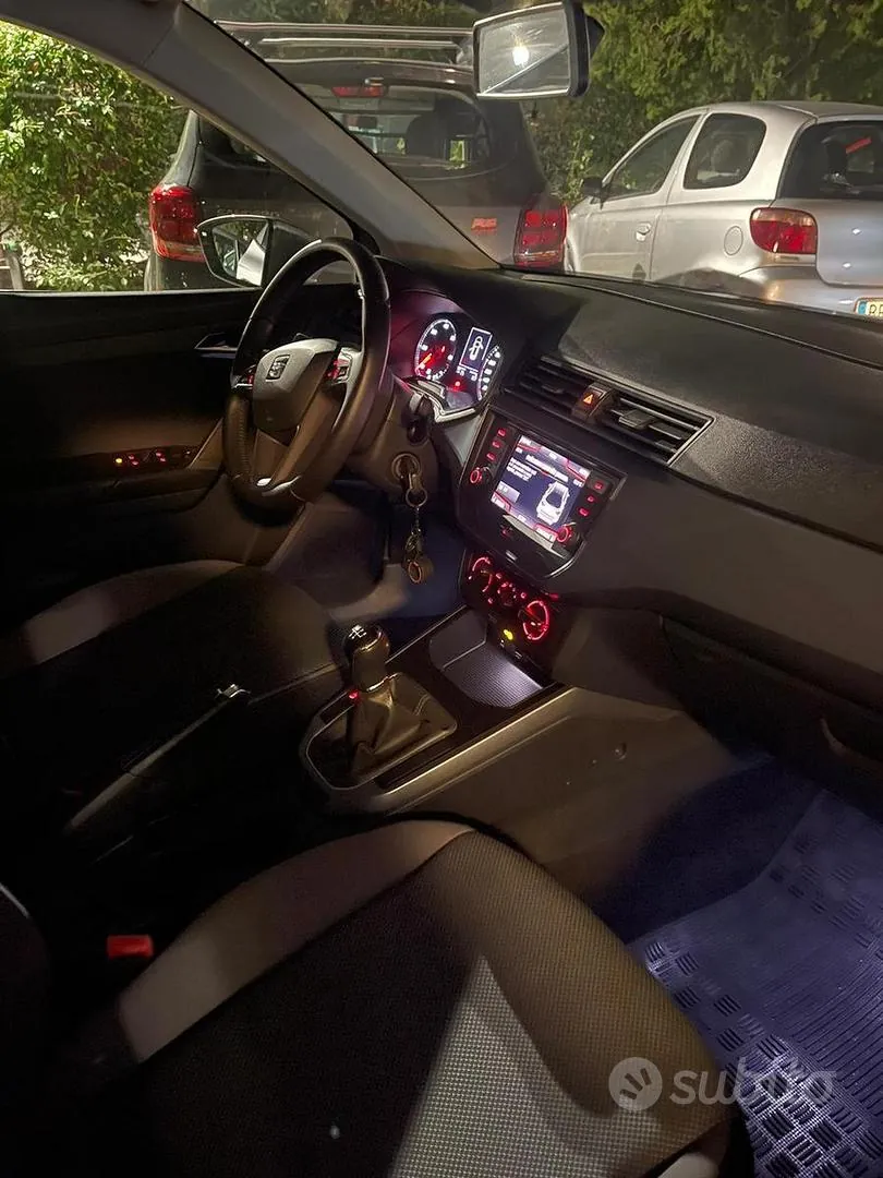 Seat Arona 2019 photo 2