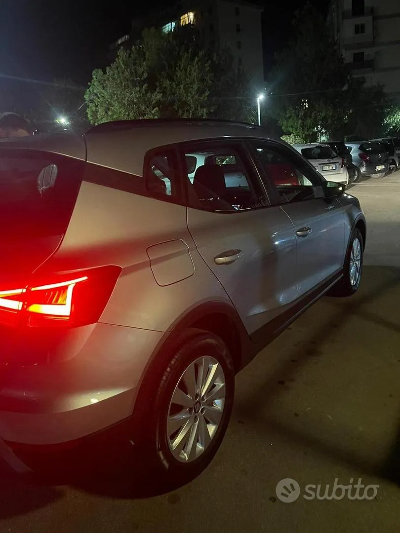 Seat Arona 2019 photo 4