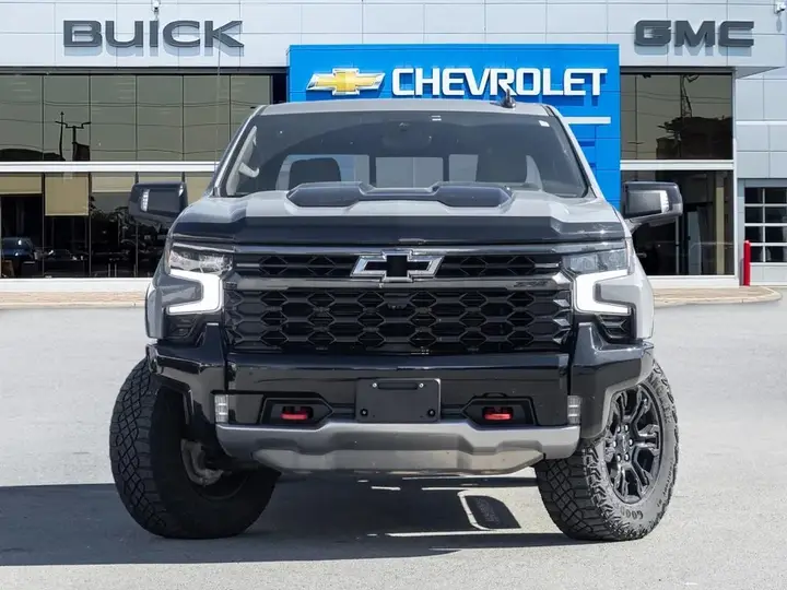 Chevrolet Silverado 1500 2024 photo 2