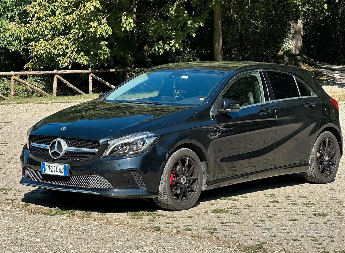 Mercedes-Benz A180D 2017 photo 2