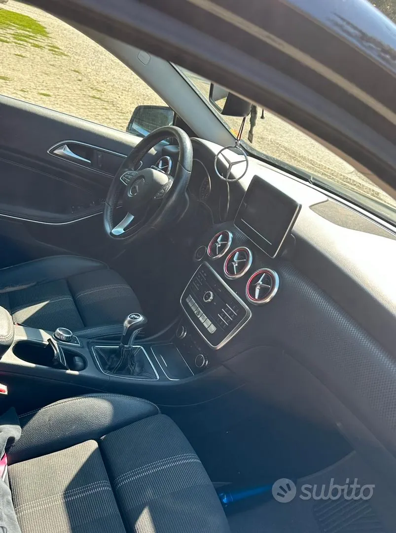 Mercedes-Benz A180D 2017 photo 5