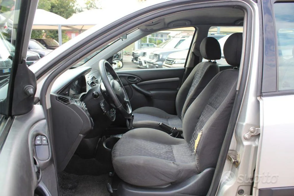 Ford Focus 2001 photo 4