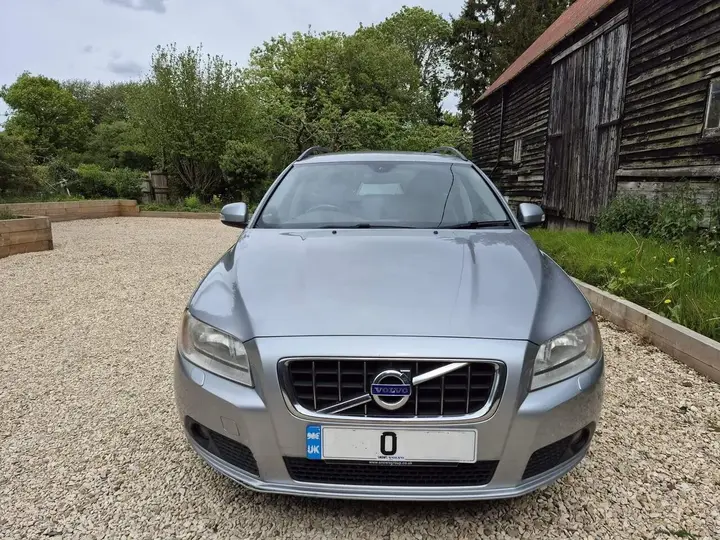 Volvo V70 2010 photo 4