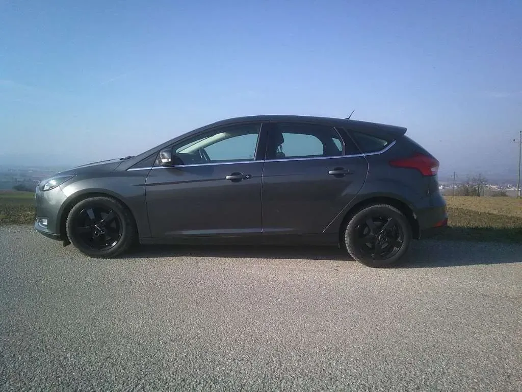 Ford Focus 2021 photo 2
