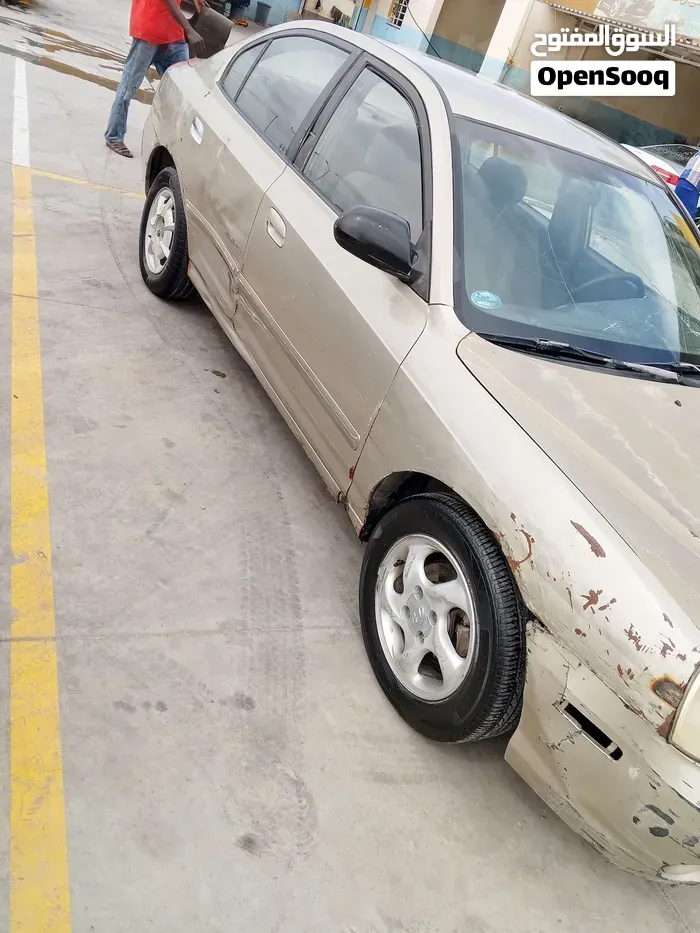 Hyundai Avante 2003 photo 3
