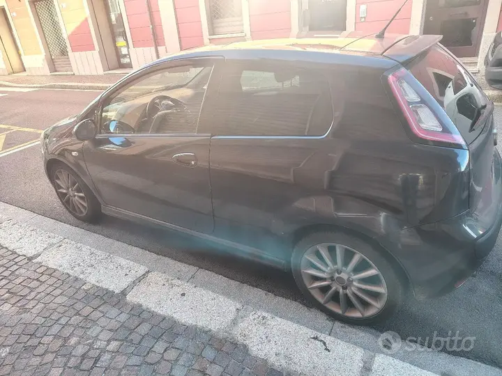 Fiat Punto Evo 2010 photo 2