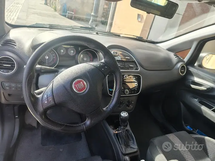 Fiat Punto Evo 2010 photo 4