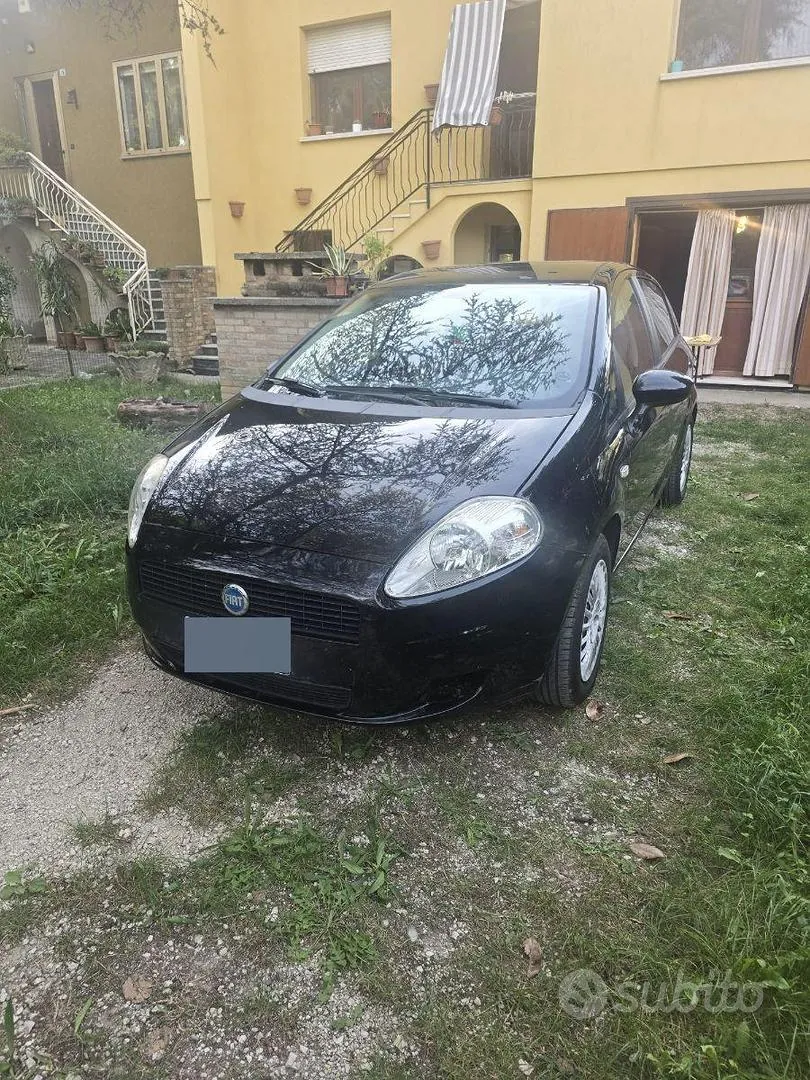 Fiat Grande Punto 2007 photo 2