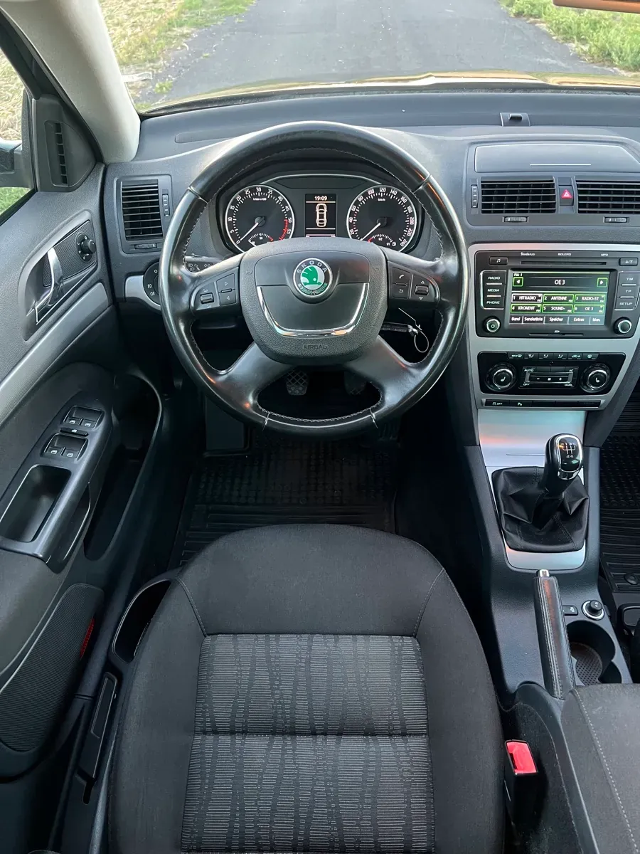 Skoda Octavia 2013 photo 3