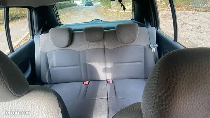 Renault Clio 2004 photo 3