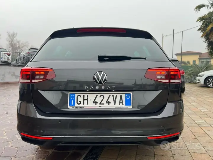 Volkswagen Passat 2022 photo 4