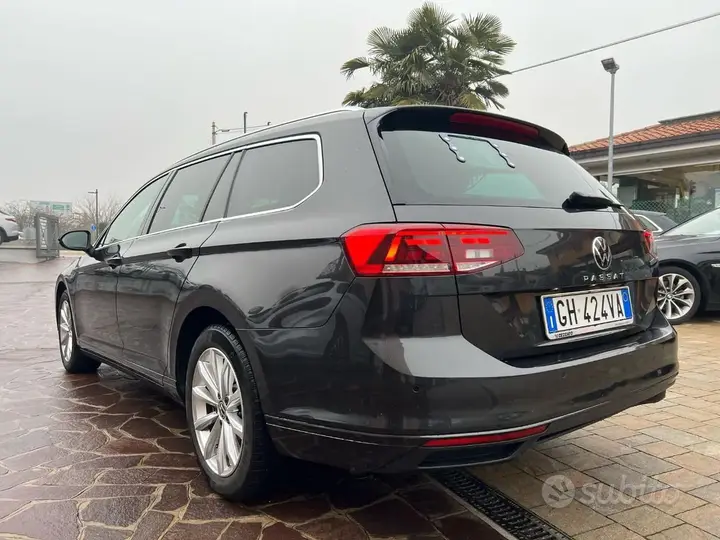 Volkswagen Passat 2022 photo 5