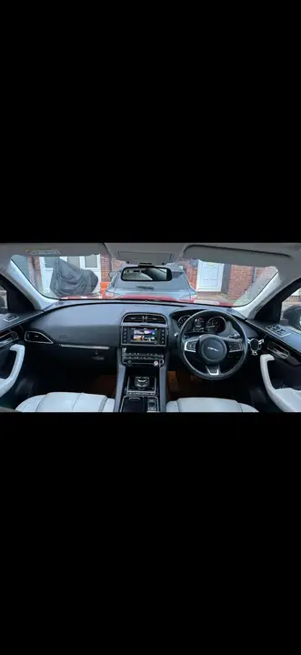 Jaguar F-Pace 2017 photo 4