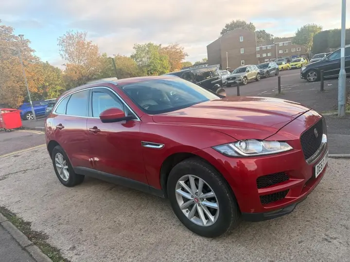 Jaguar F-Pace 2017 photo 5