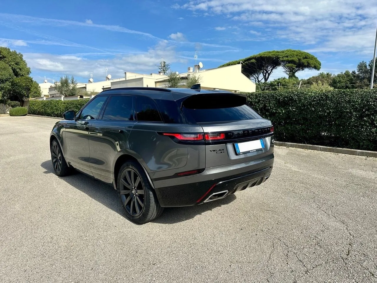 Land Rover Range Rover Velar 2018 photo 3