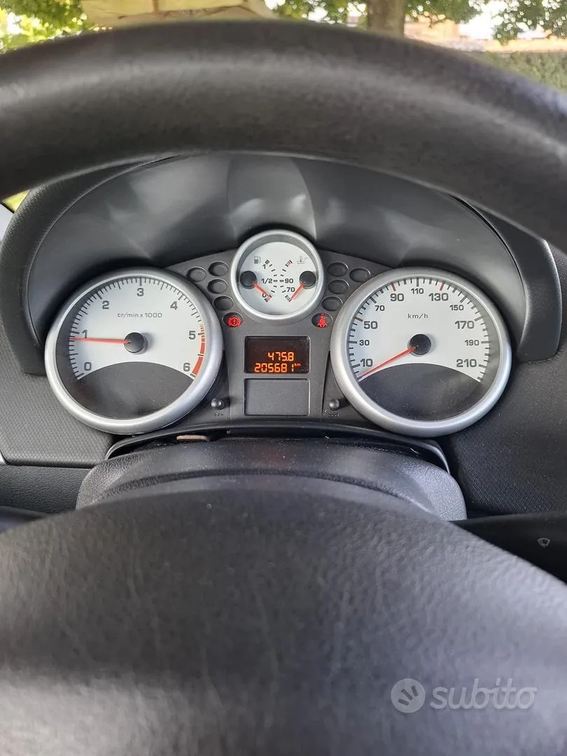 Peugeot 207 2010 photo 4