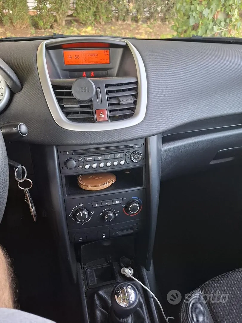 Peugeot 207 2010 photo 5