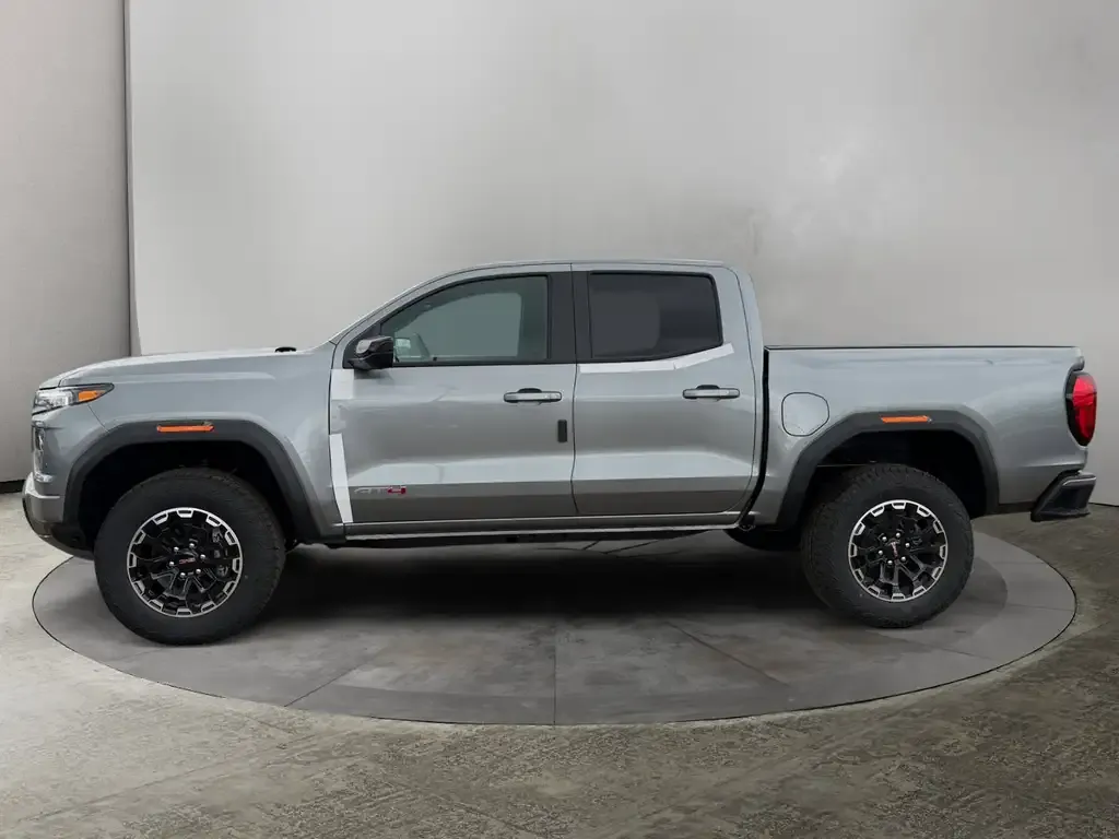 GMC Canyon 2026 photo 2