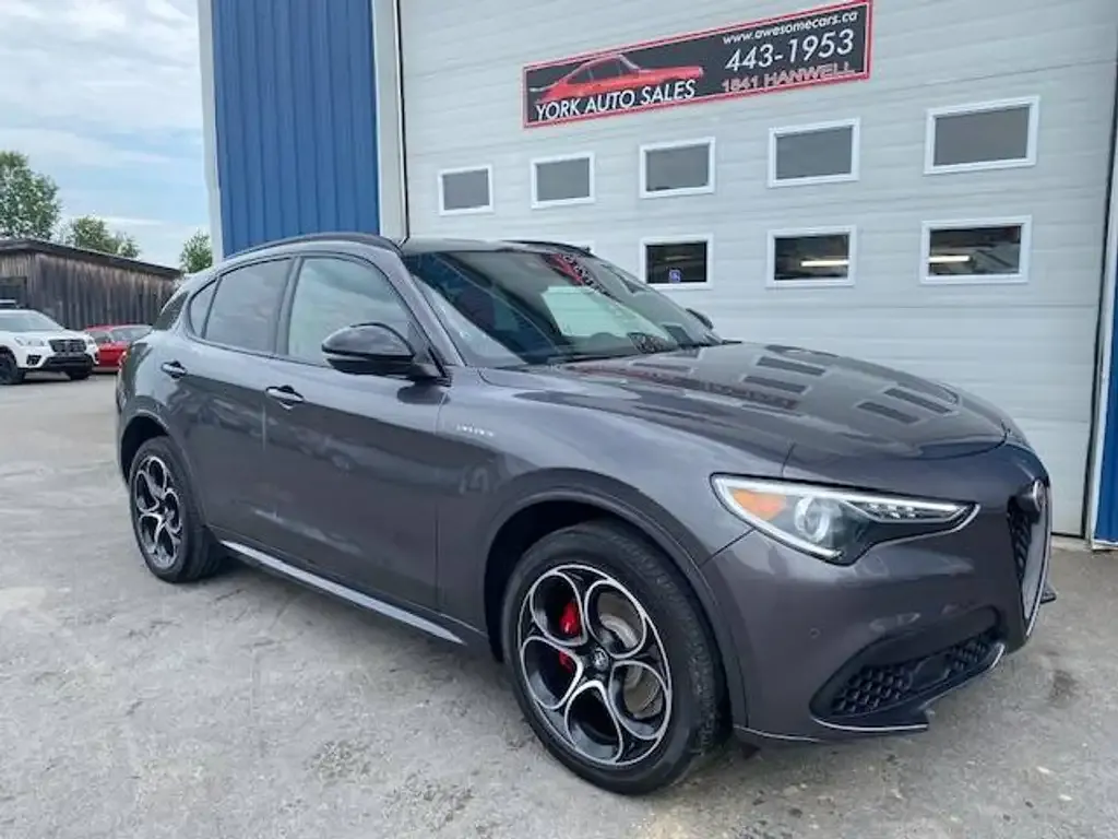 Alfa Romeo Stelvio 2022 photo 2