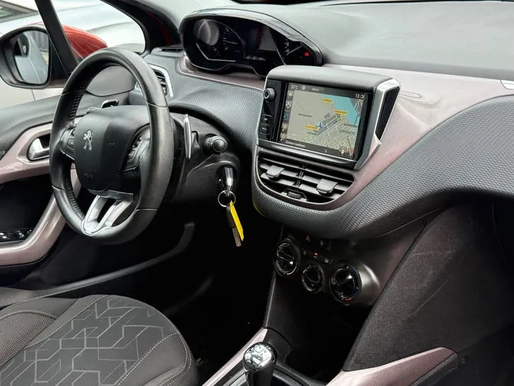 Peugeot 2008 2015 photo 2