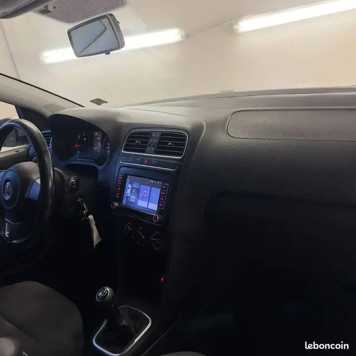 Volkswagen Polo 2011 photo 3