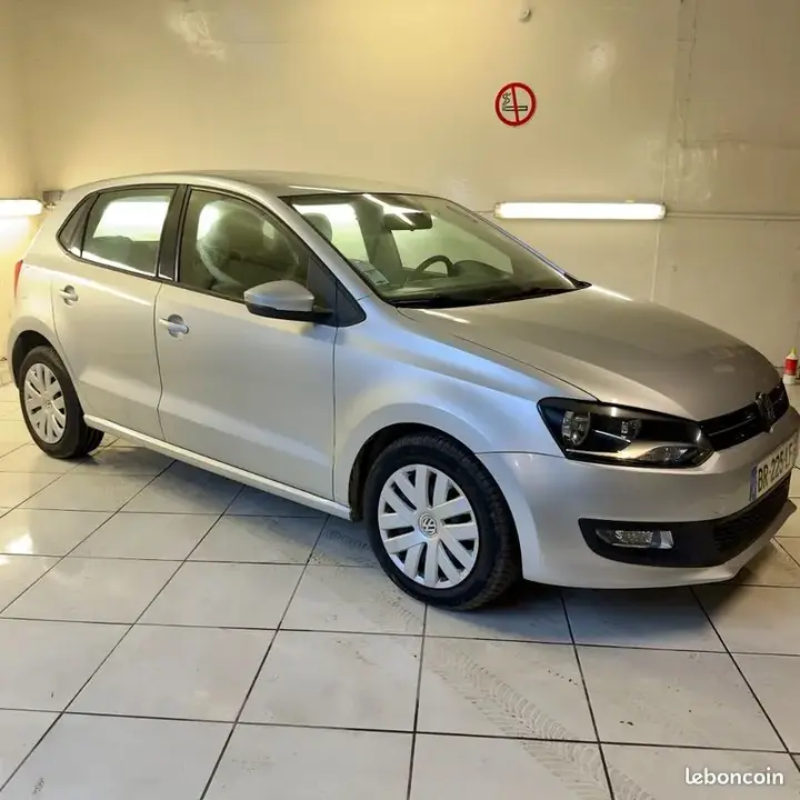 Volkswagen Polo 2011 photo 2
