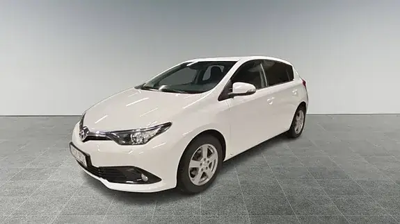 Toyota Auris 2017 photo 2