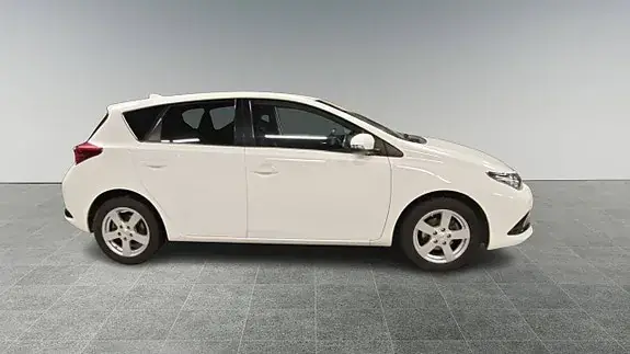 Toyota Auris 2017 photo 5