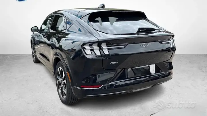 Ford Mustang Mach-E 2022 photo 2
