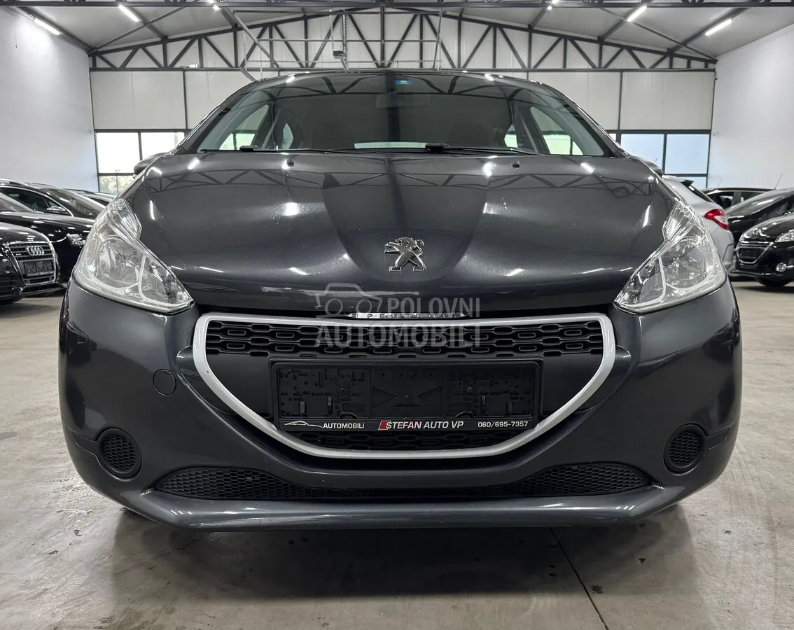Peugeot 208 2014 photo 2