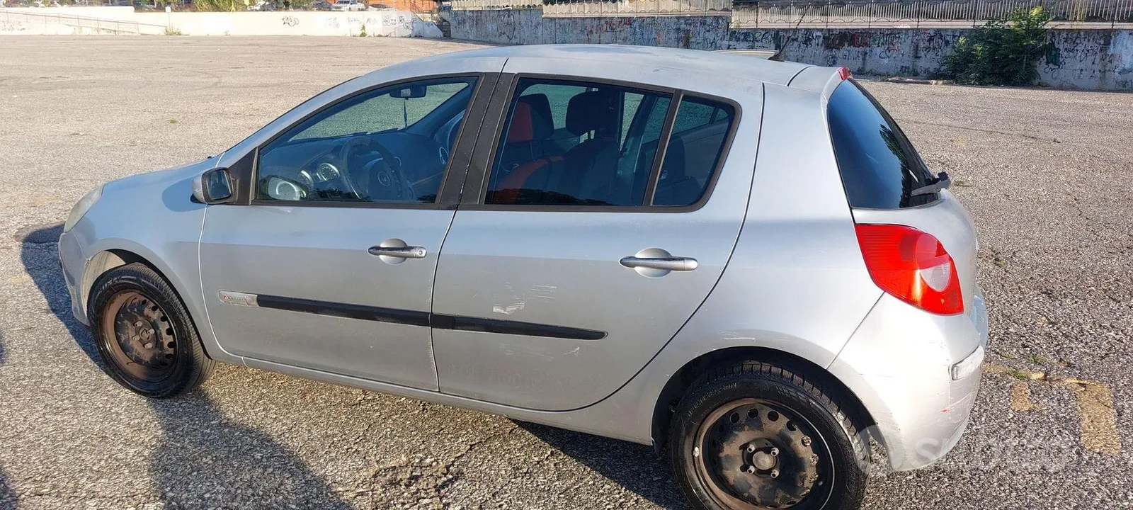 Renault Clio 2008 photo 2