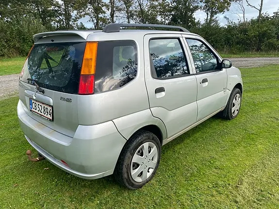 Suzuki Ignis 2004 photo 2