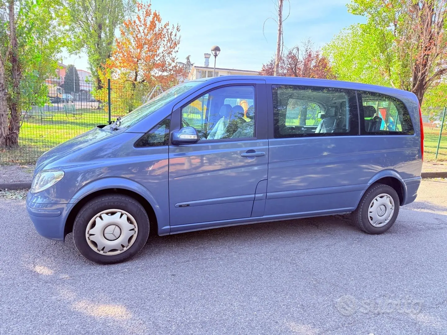 Mercedes-Benz Viano 2006 photo 2