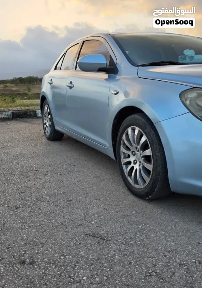 Suzuki Kizashi 2011 photo 4