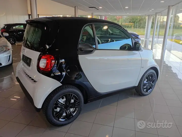 Smart Fortwo 2019 photo 4