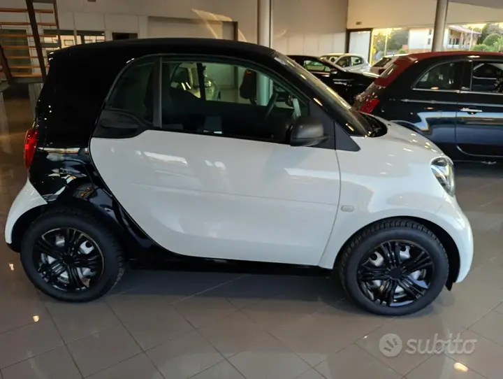 Smart Fortwo 2019 photo 3