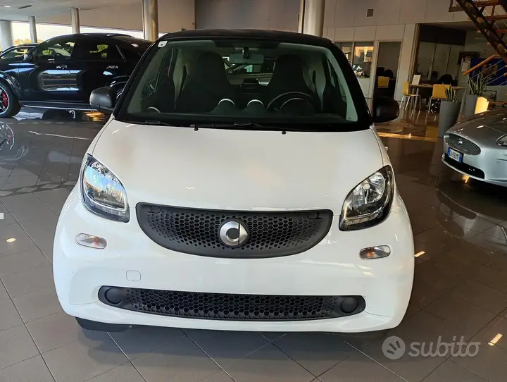 Smart Fortwo 2019 photo 2