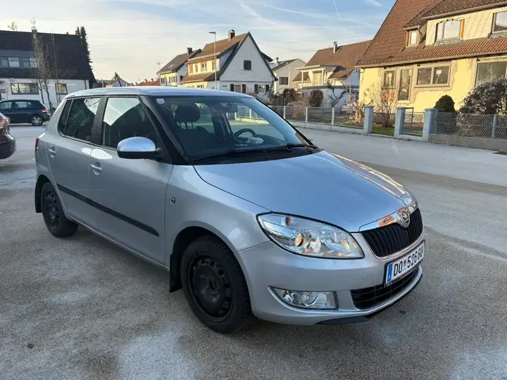 Skoda Fabia 2014 photo 3