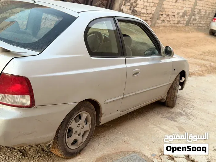 Hyundai Verna 2002 photo 4