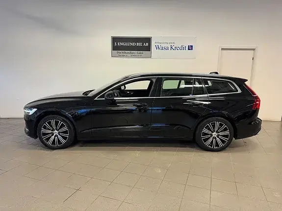 Volvo V60 2022 photo 2
