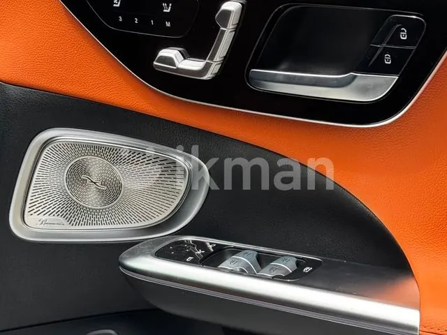Mercedes-Benz C200 2026 photo 5