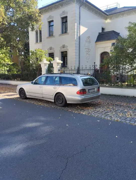 Mercedes-Benz E-Class 2003 photo 2