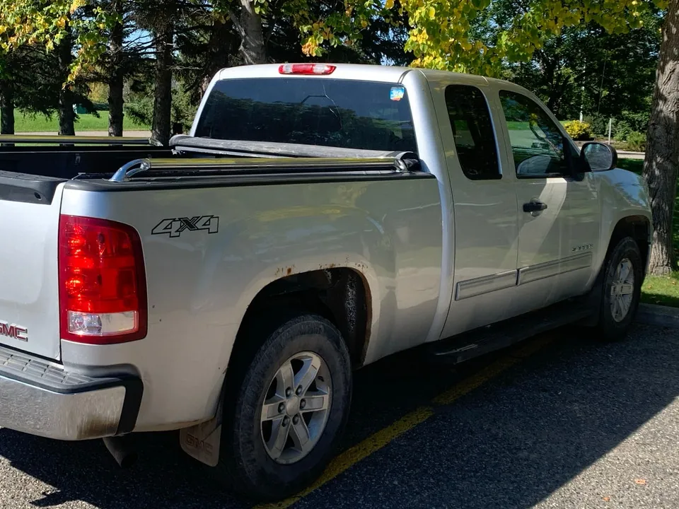 GMC Sierra 2011 photo 3